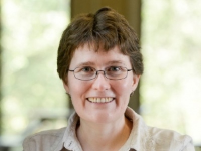 A headshot of Heather Logan